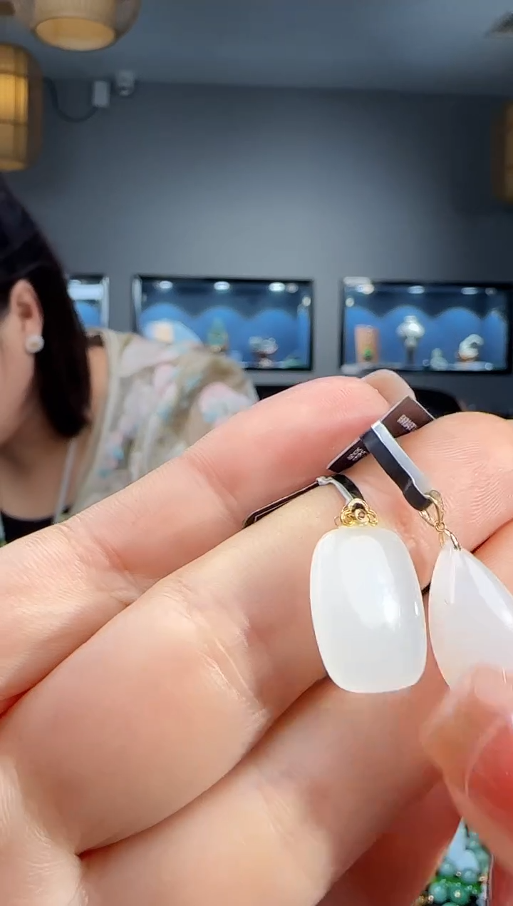 吊坠(不含链)18K金镶嵌和田玉1