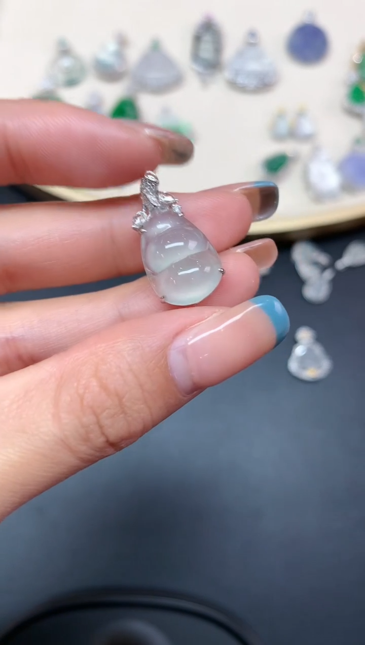 【闪购商品】翡翠吊坠(不含链)18K金镶嵌吊坠A113|6980