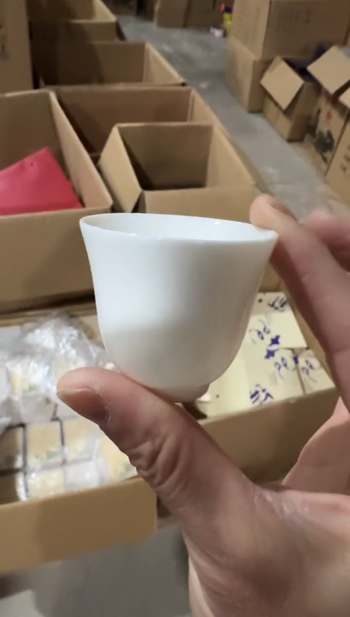 【闪购商品】拳头主人杯·········