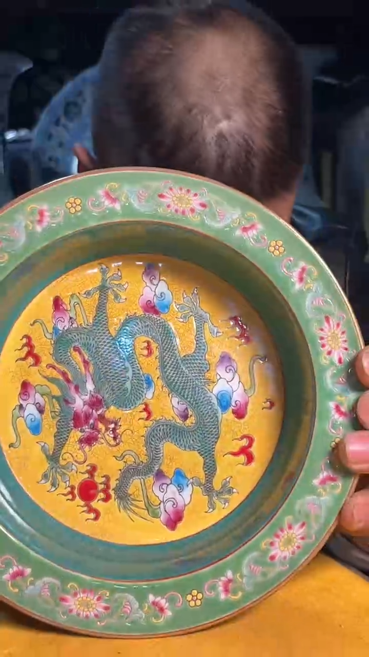 【闪购商品】瓷片241F现代工艺品一个