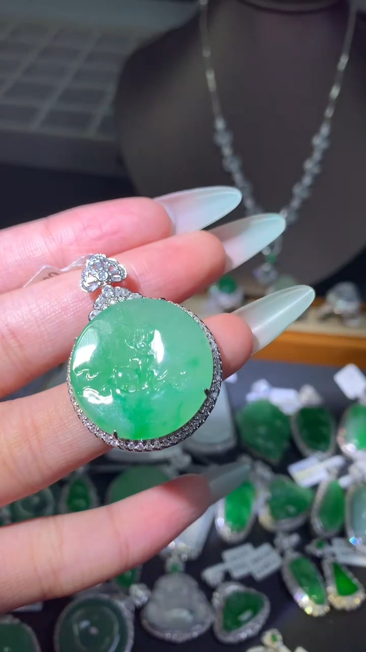 吊坠(不含链)18K金镶嵌翡翠吊坠