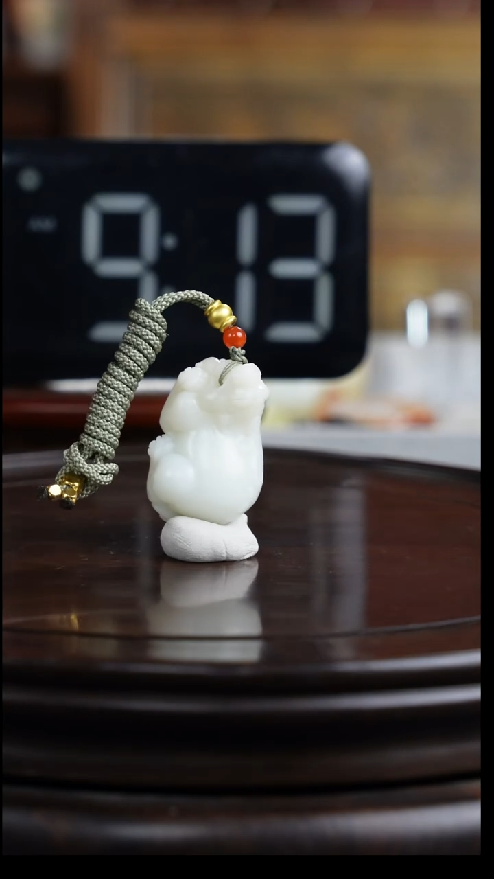 未镶嵌和田玉挂件石*华1