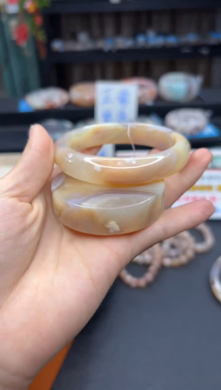 【闪购商品】石英质玉手镯未镶嵌2378（59圈贈送鐲心）