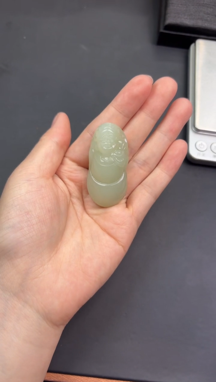 【闪购商品】和田玉吊坠(赠链)未镶嵌且末微色差迪克兰吊坠