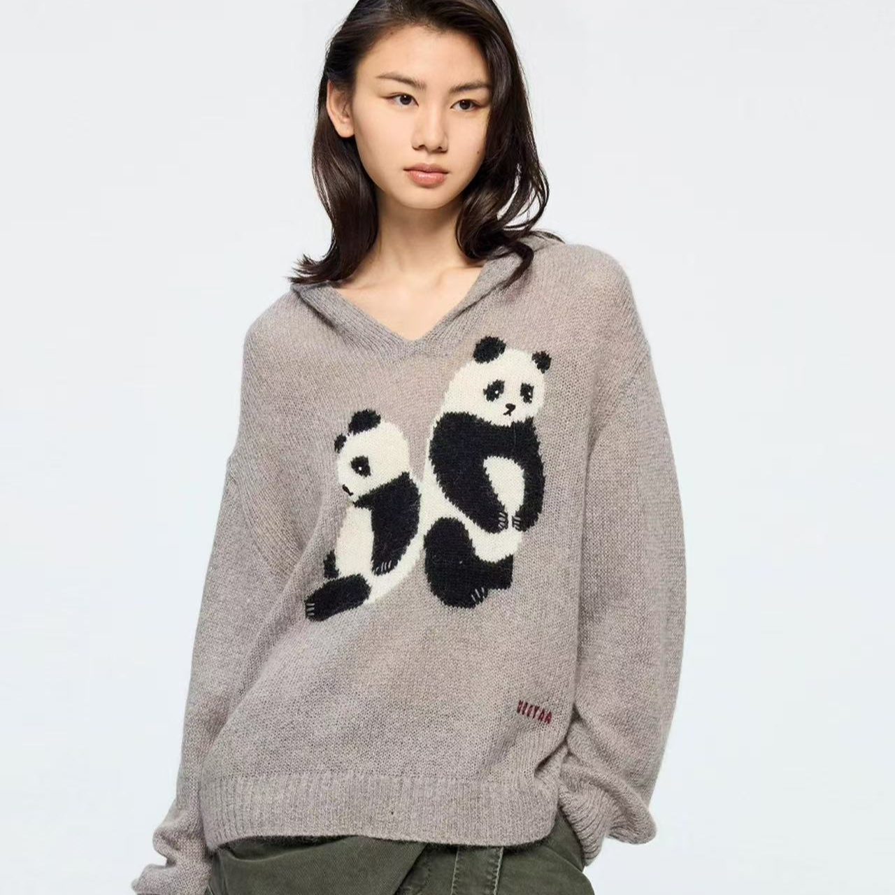UOOYAA/乌丫2026春季新款「伤心熊猫」嵌花连帽套头毛衫2799