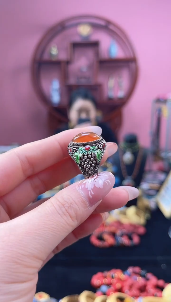 非遗 花丝镶嵌戒指 马眼红色 葡萄
