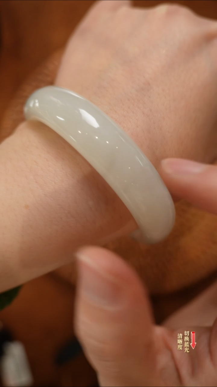 【闪购商品】和田玉手镯未镶嵌0204-019（56圈口）微水线