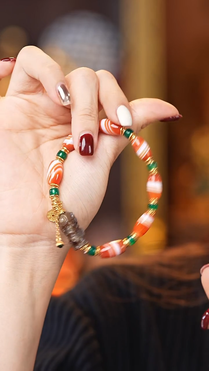 玛瑙/玉髓（覆膜）颈饰未镶嵌阿呆手串