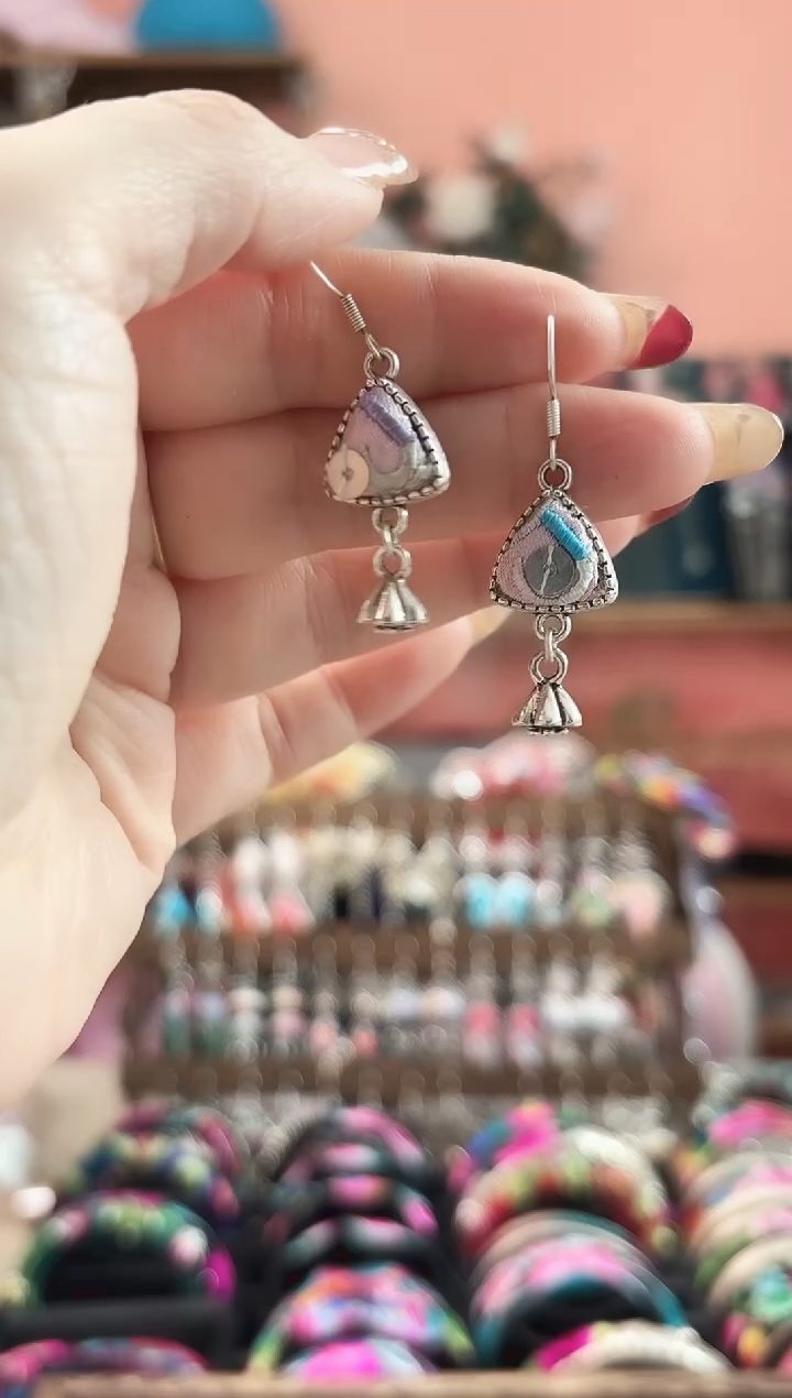 织绣彩云南阁老绣饰品70