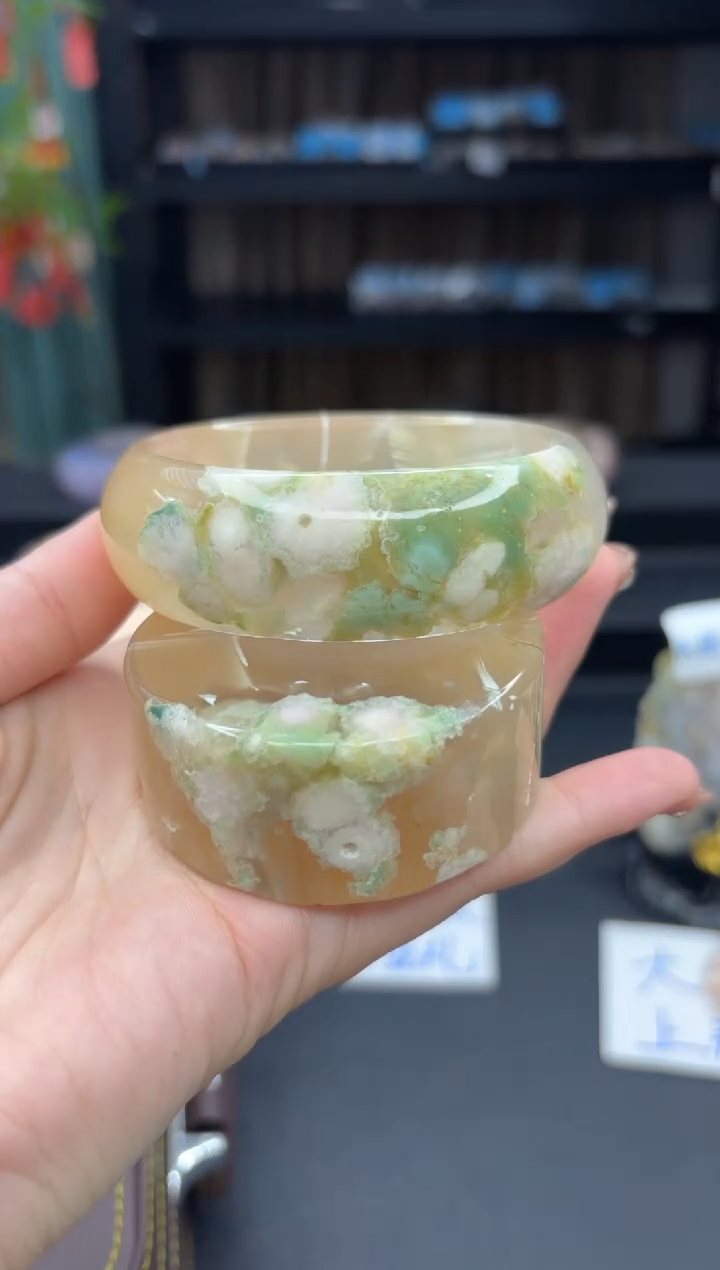 【闪购商品】石英质玉手镯未镶嵌31（62圈赠送镯心）