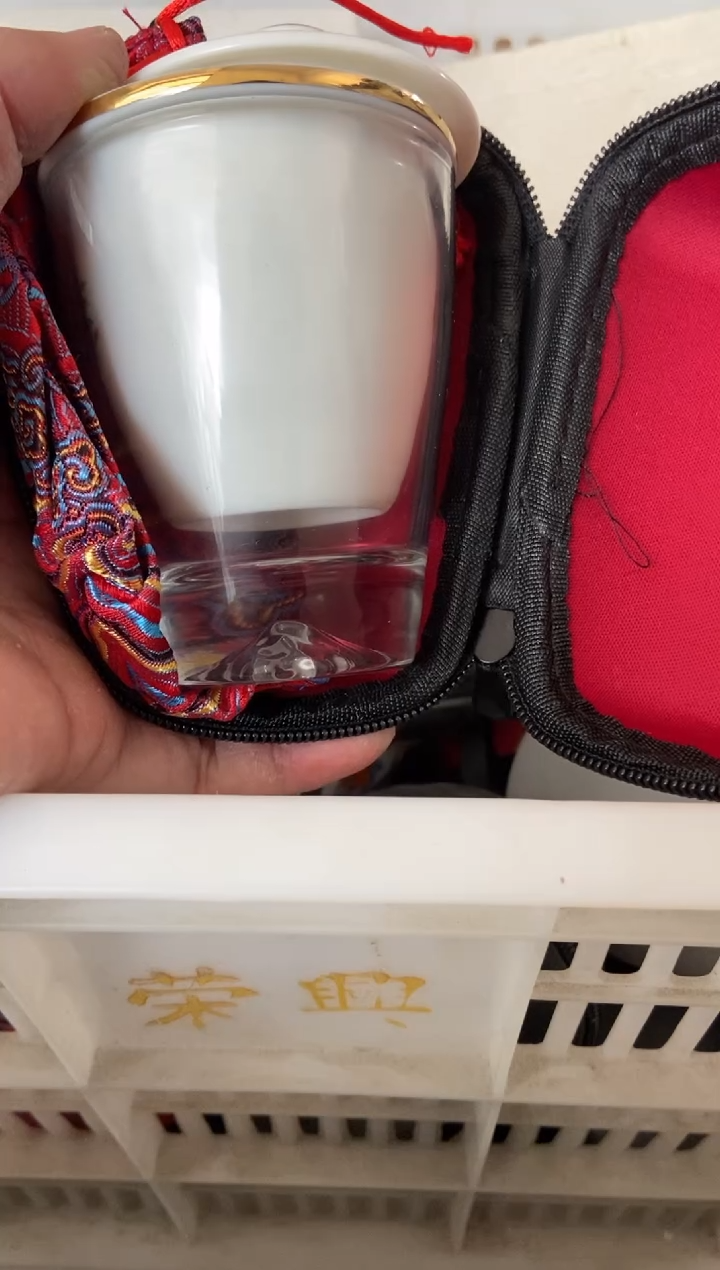 杯无运费险有瑕疵的摄影的产品有使用过的痕迹有点脏介意勿拍