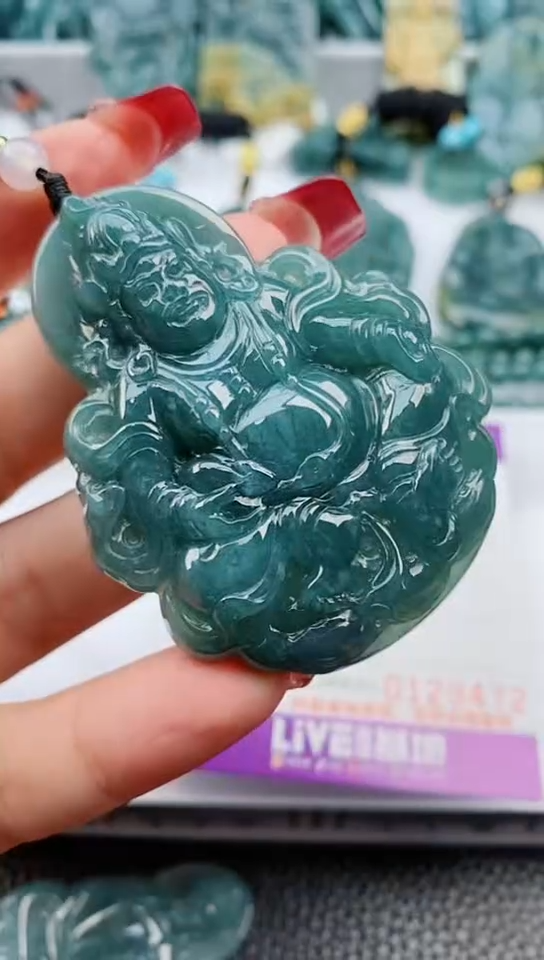 【闪购商品】翡翠颈饰未镶嵌               