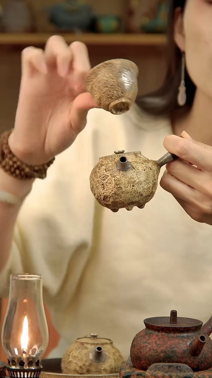 言野手作 粉引仿古侧把壶