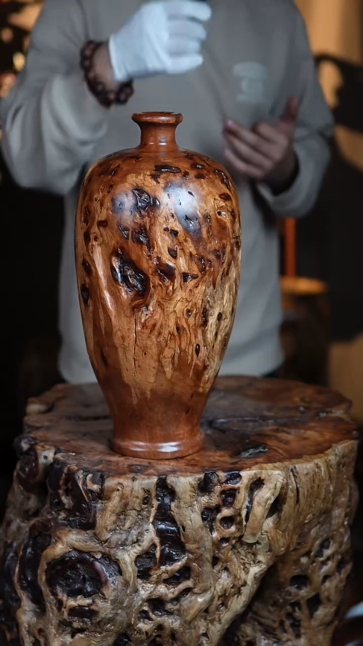 枣木百年鸡心枣木梅瓶（高37）