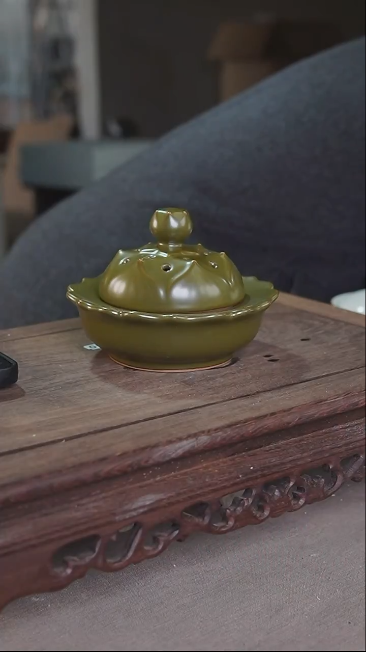 杯茶叶末莲花香炉