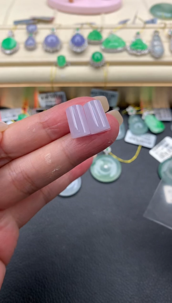 【闪购商品】翡翠颈饰未镶嵌Q700     