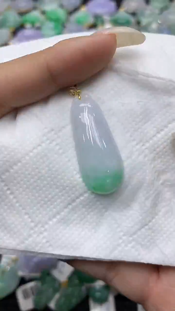 颈饰18K金镶嵌翡翠11111111111