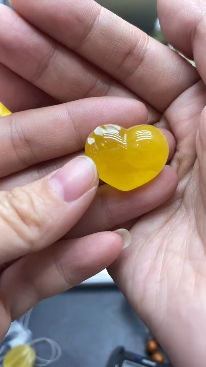 琥珀未镶嵌珠宝奇石1695