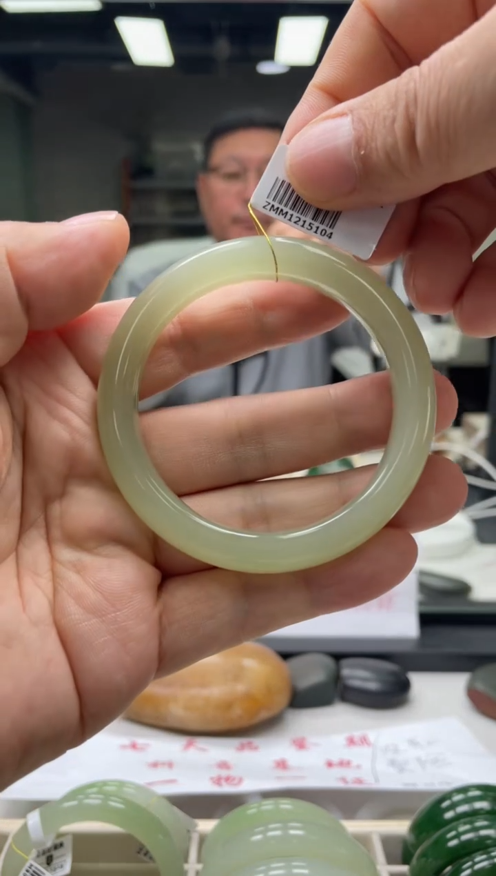 【闪购商品】和田玉手镯未镶嵌编码 5104圈口57-58