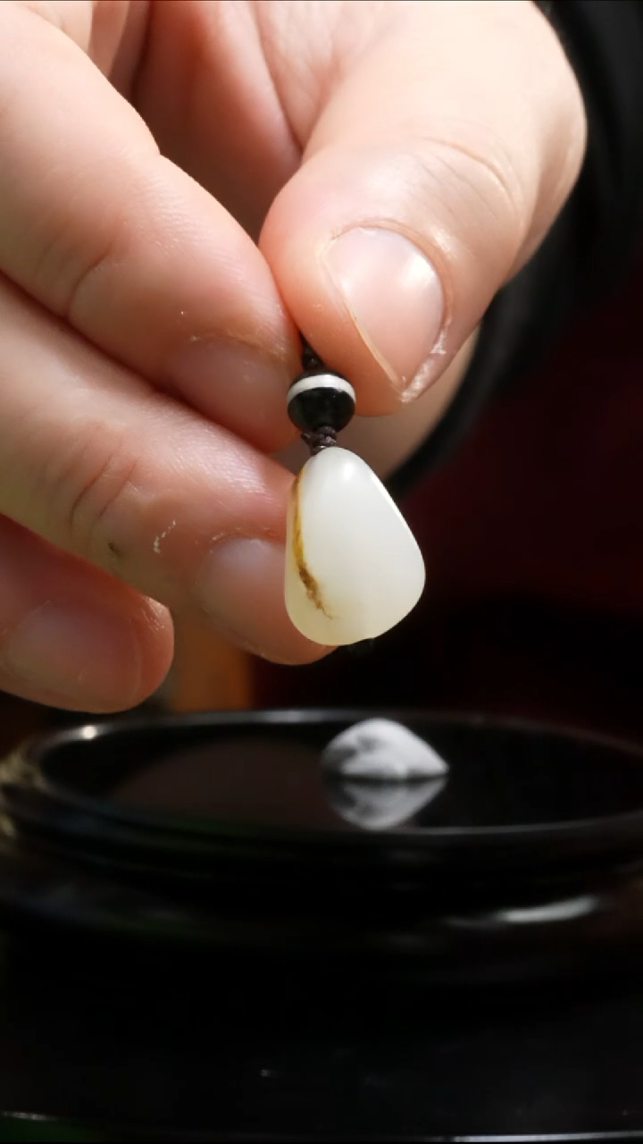 【闪购商品】和田玉吊坠(不含链)未镶嵌3.1克和田玉原石