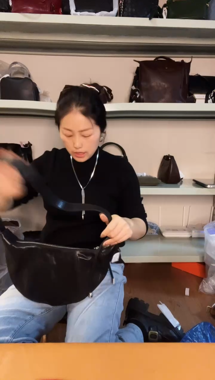 牛皮（革）高端订制时尚百搭女士手提斜跨包