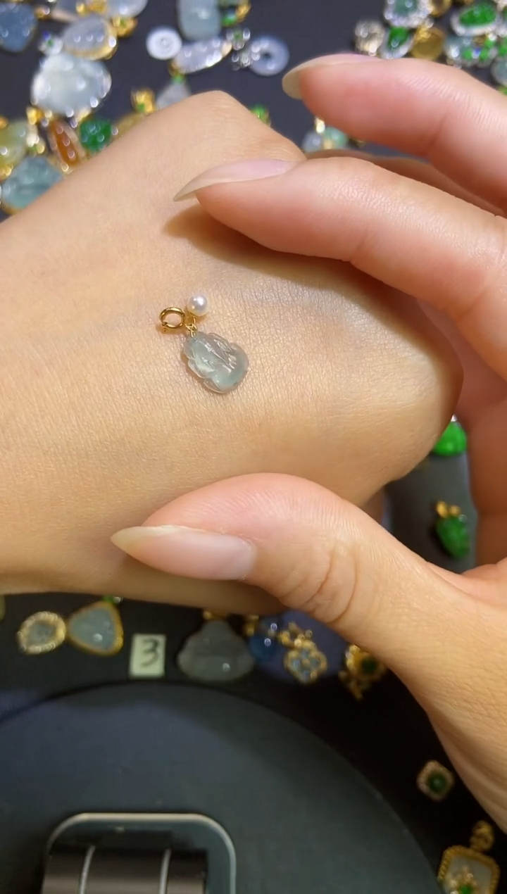 翡翠18K金镶嵌吊坠(不含链)1