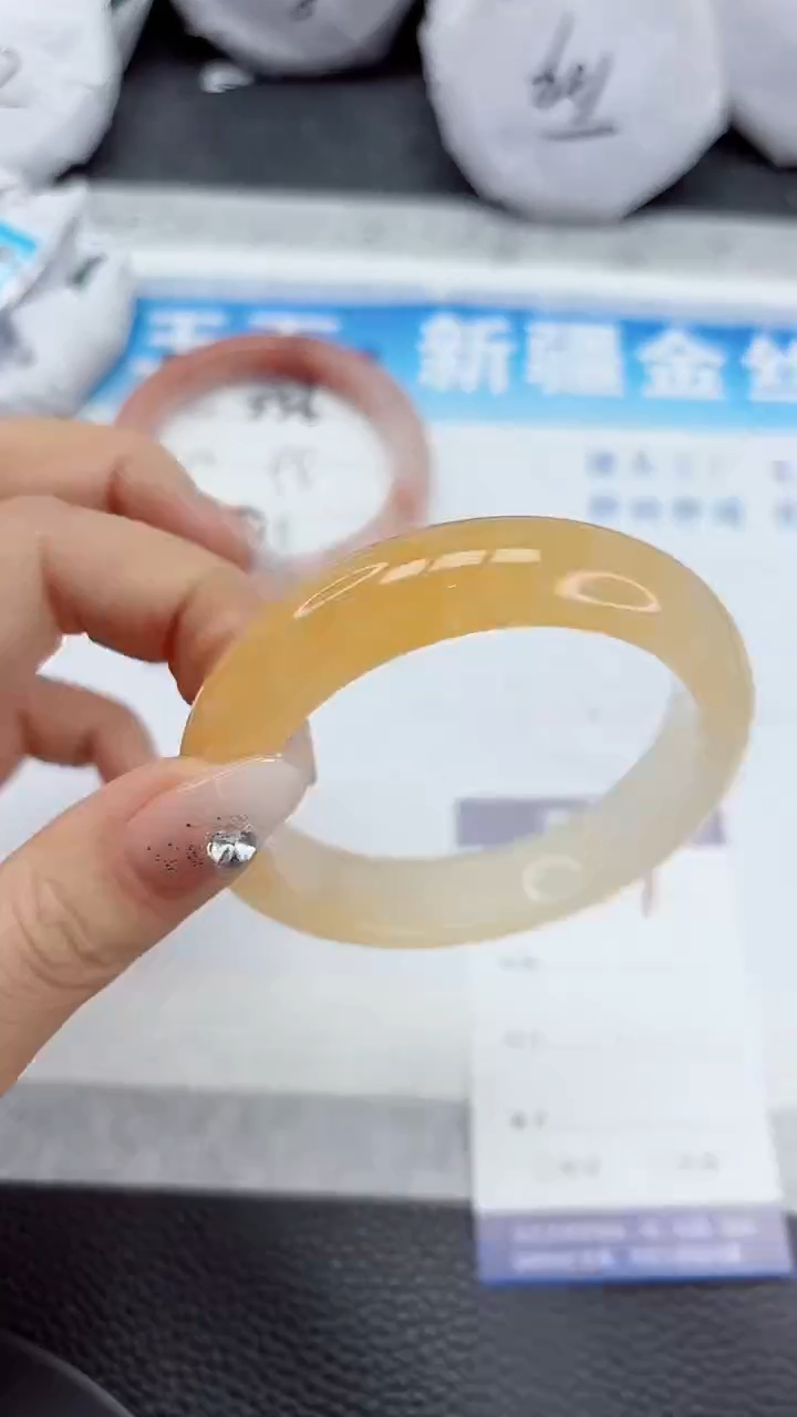 石英质玉手镯未镶嵌557