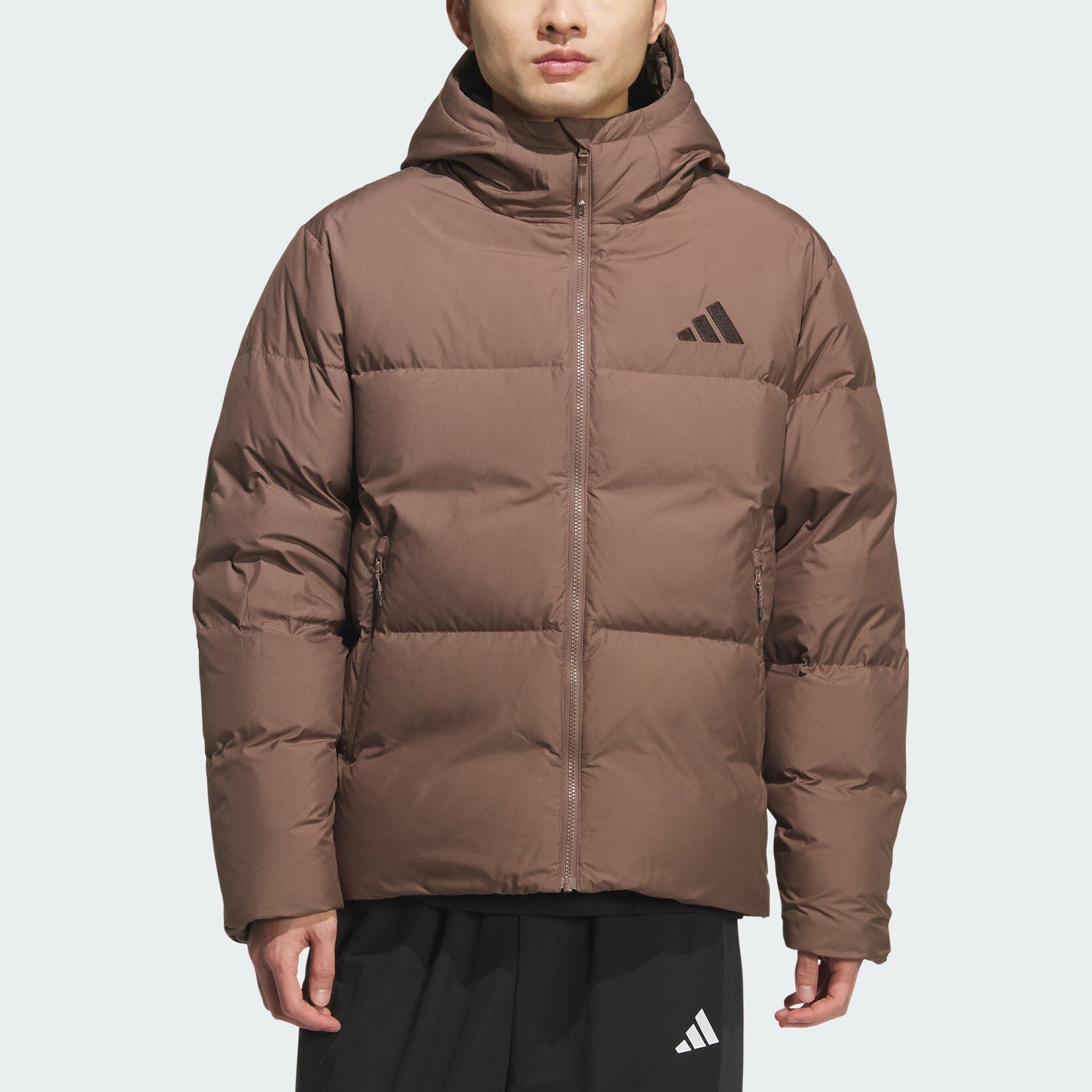 adidas/阿迪达斯男子拒水保暖休闲600蓬连帽羽绒服面包服KC5945
