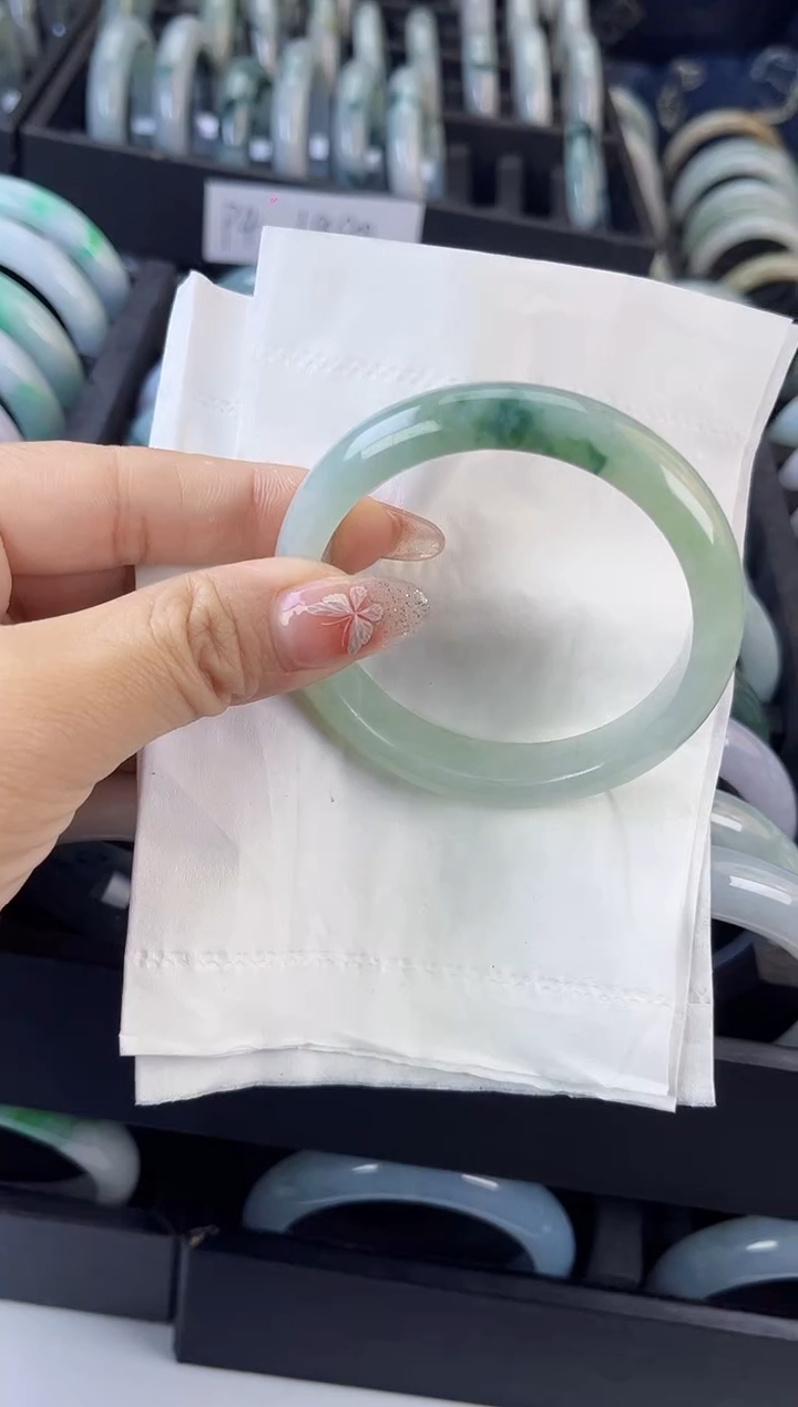 【闪购商品】翡翠手镯未镶嵌翡翠1