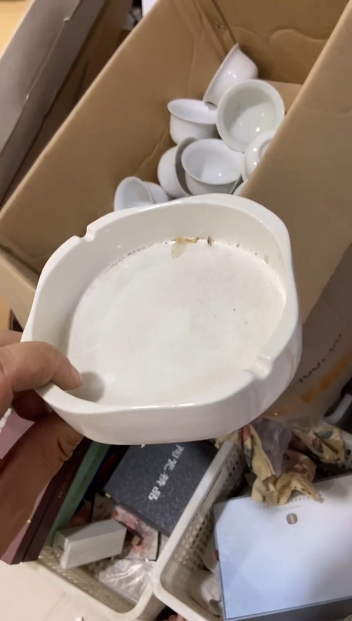 杯无运费险有瑕疵的摄影的产品有使用过的痕迹有点脏介意勿拍