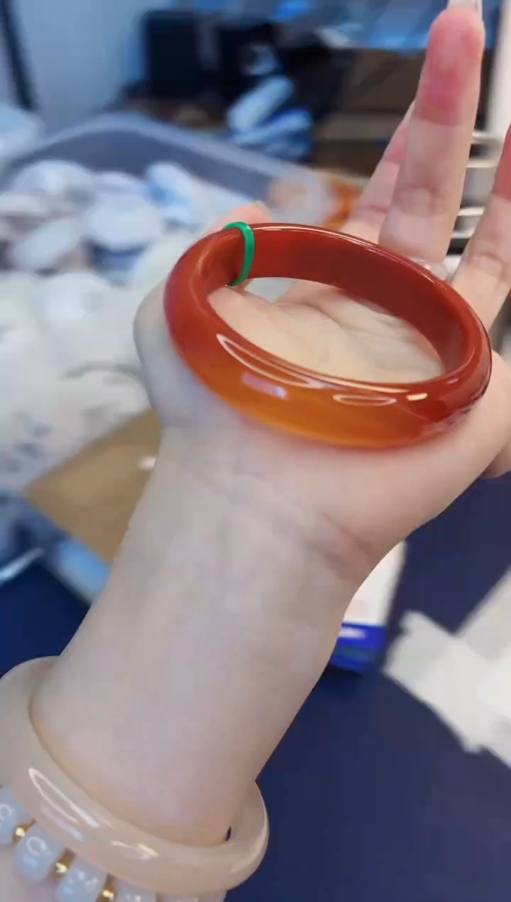 【闪购商品】石英质玉手镯未镶嵌139-玛瑙-圈口60