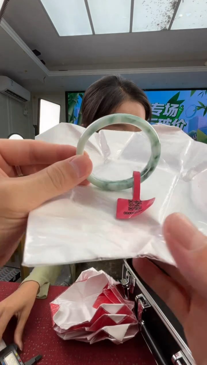 翡翠手镯未镶嵌25手镯