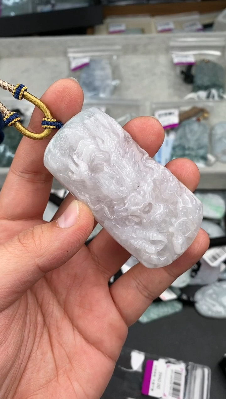 【闪购商品】翡翠颈饰未镶嵌  天然翡翠，一物一图