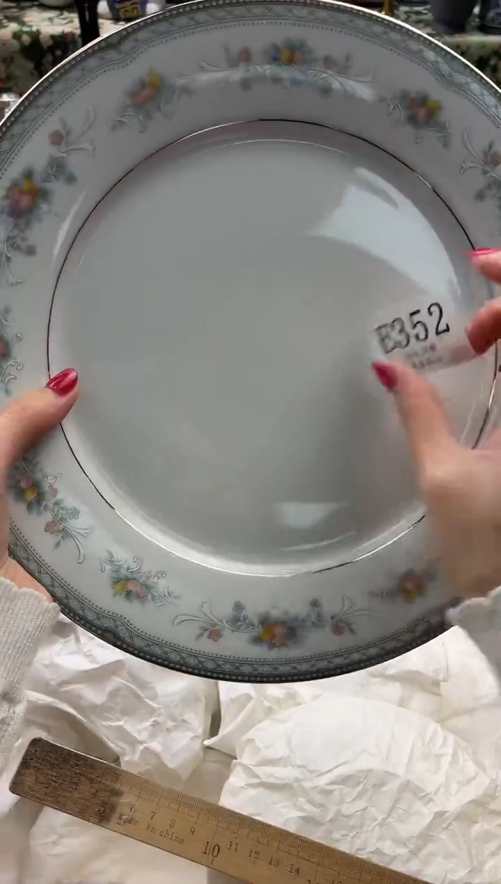 瓷片大**人       E352