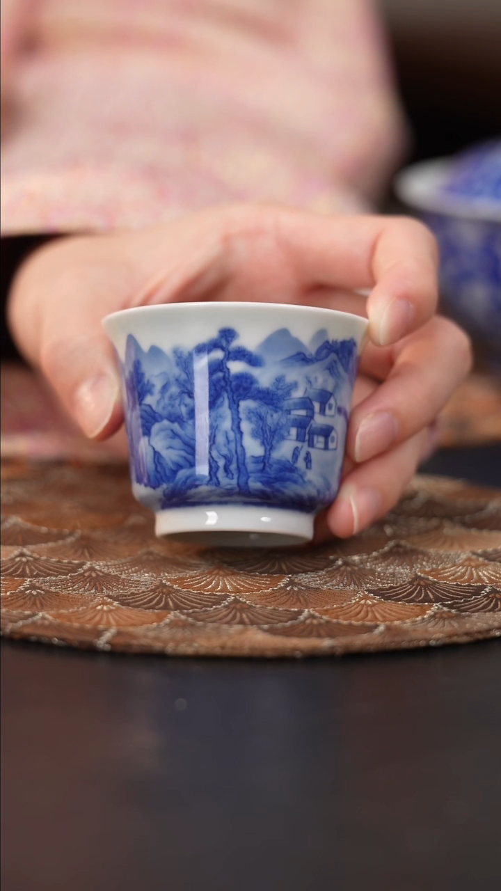 【闪购商品】杯看山柴窑青花山水