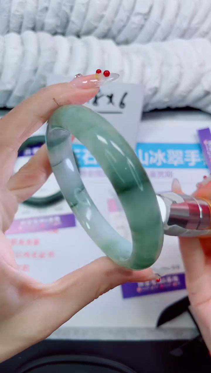 石英质玉手镯未镶嵌34/61