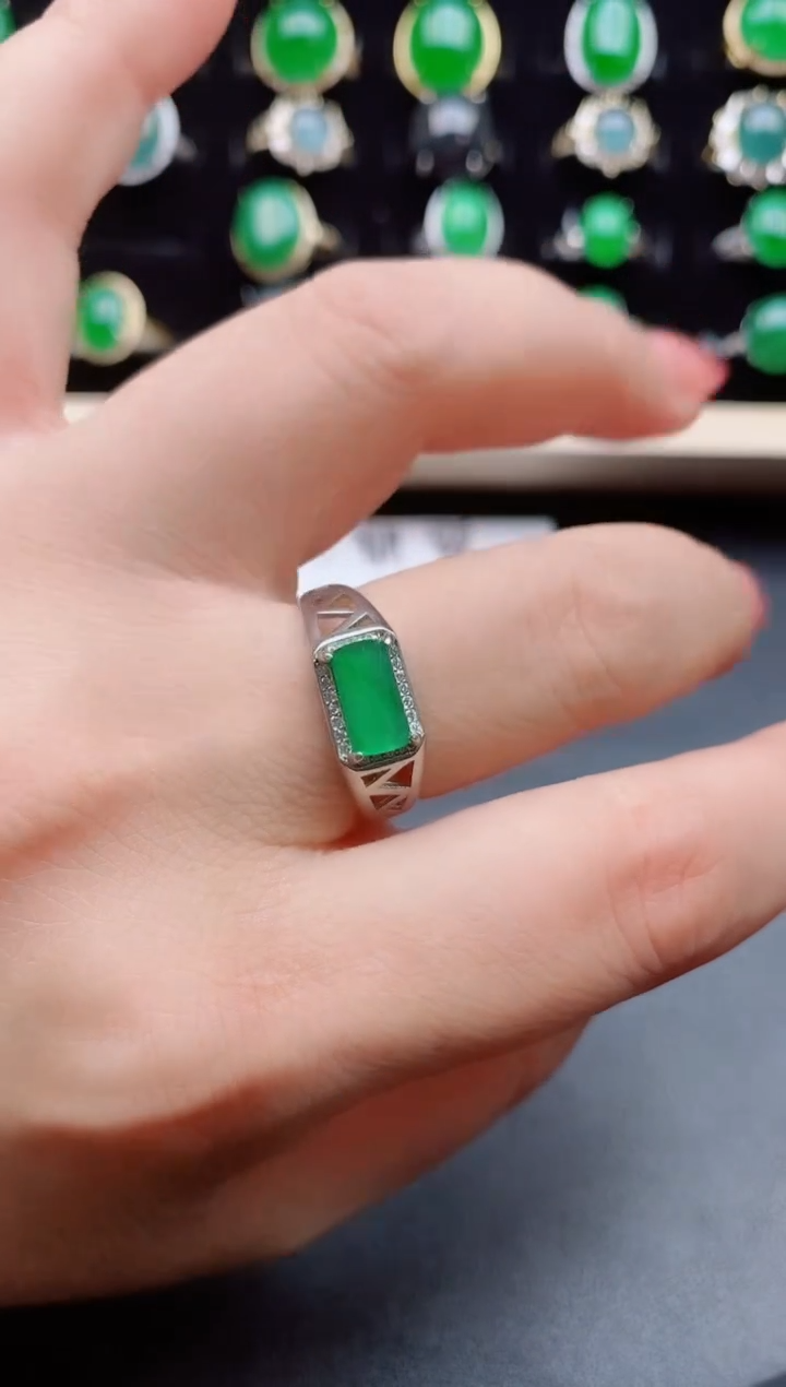 【闪购商品】翡翠戒指银S925镶嵌21212