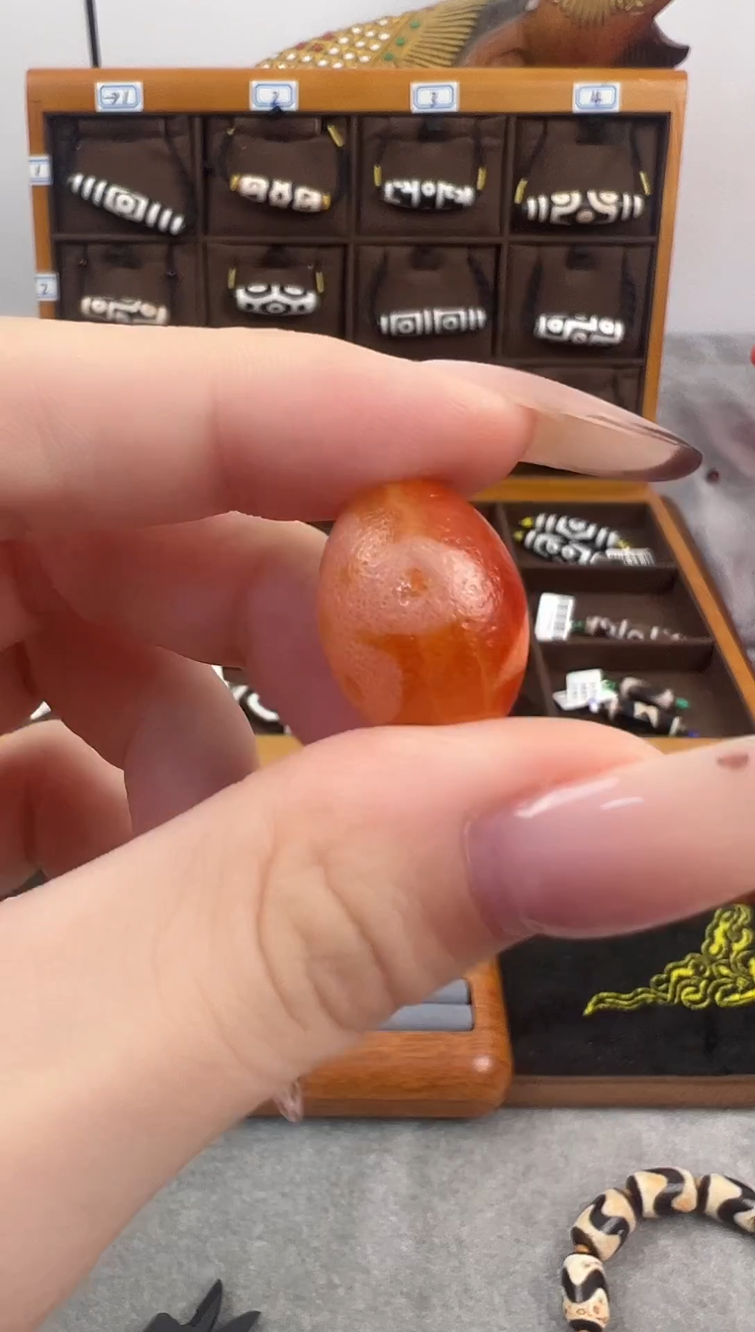 玛瑙/玉髓（覆膜）颈饰未镶嵌78. （微瑕）