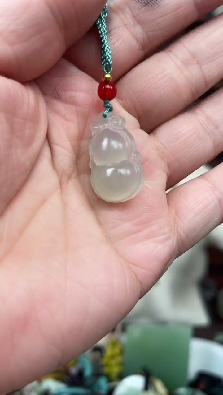 未镶嵌蛇纹石玉颈饰·