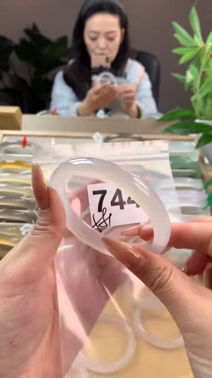 【闪购商品】玛瑙/玉髓手镯未镶嵌744