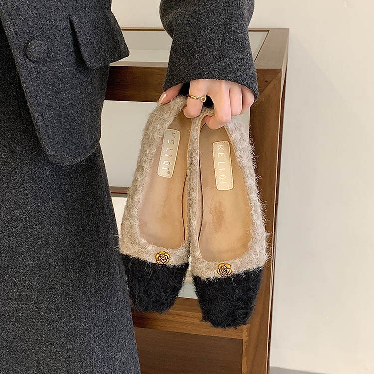 小香风拼色毛绒浅口单鞋女秋冬加绒低跟瓢鞋金属扣山茶花毛毛鞋潮