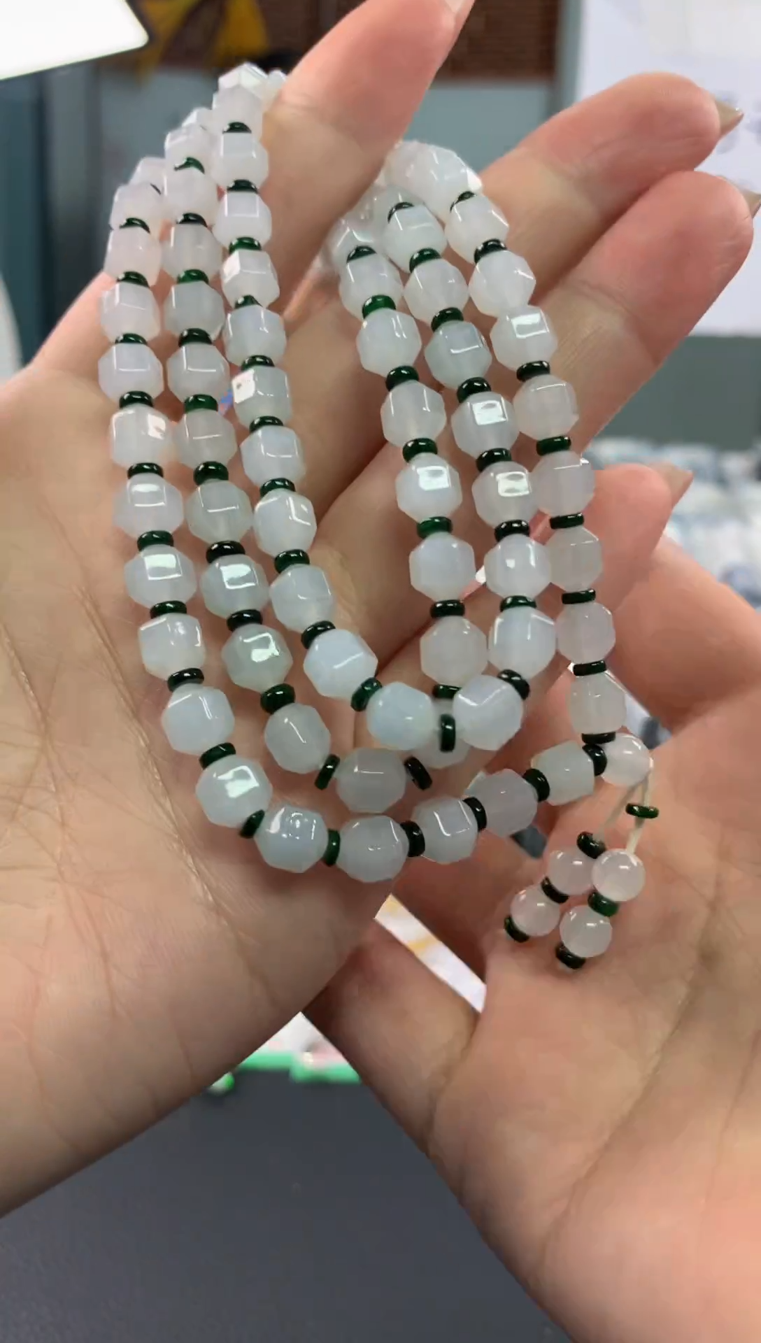 【闪购商品】翡翠手串未镶嵌12......