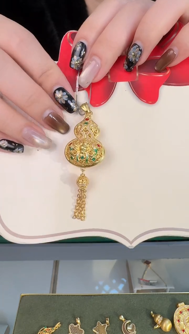 流苏葫芦吊坠2.60 （附带礼盒包装）