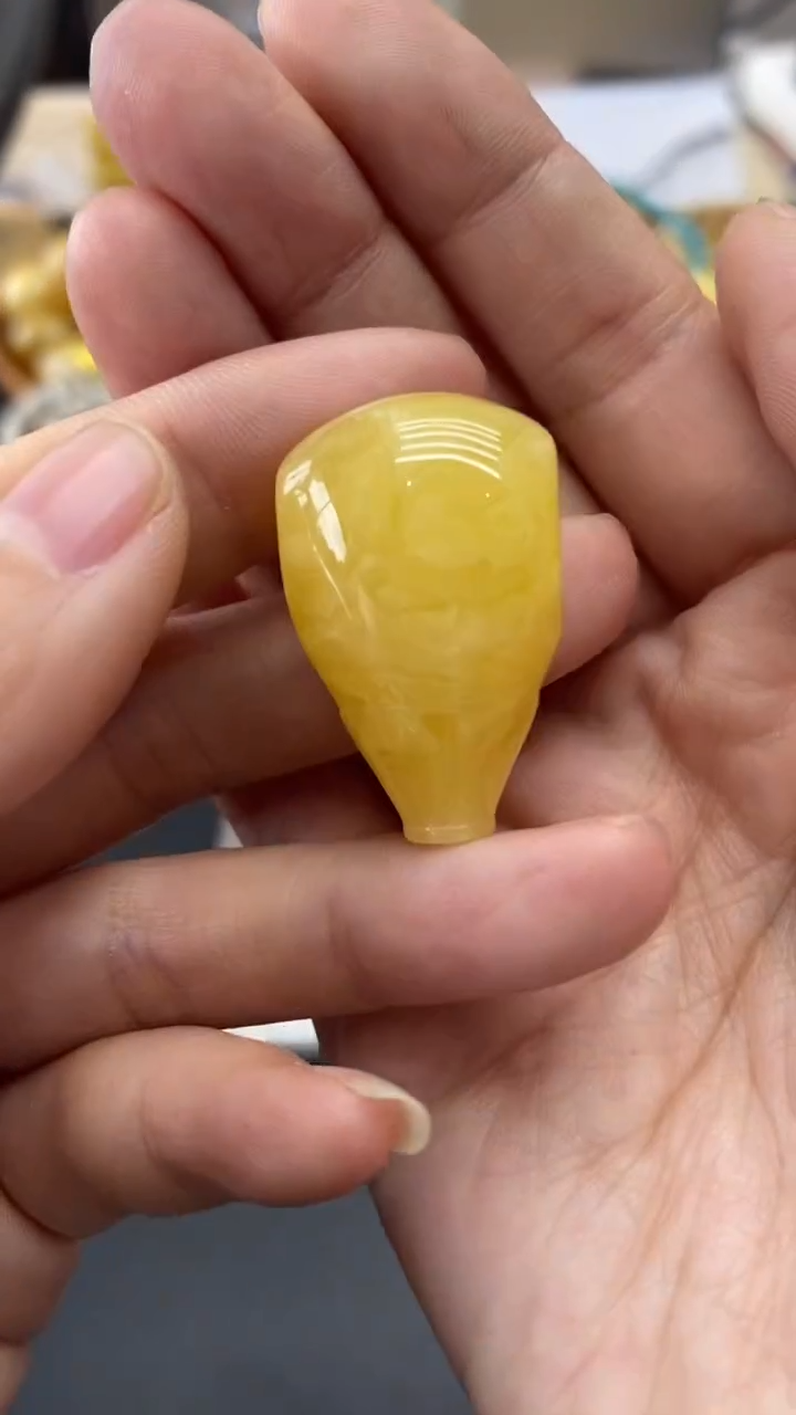 琥珀未镶嵌珠宝奇石2363