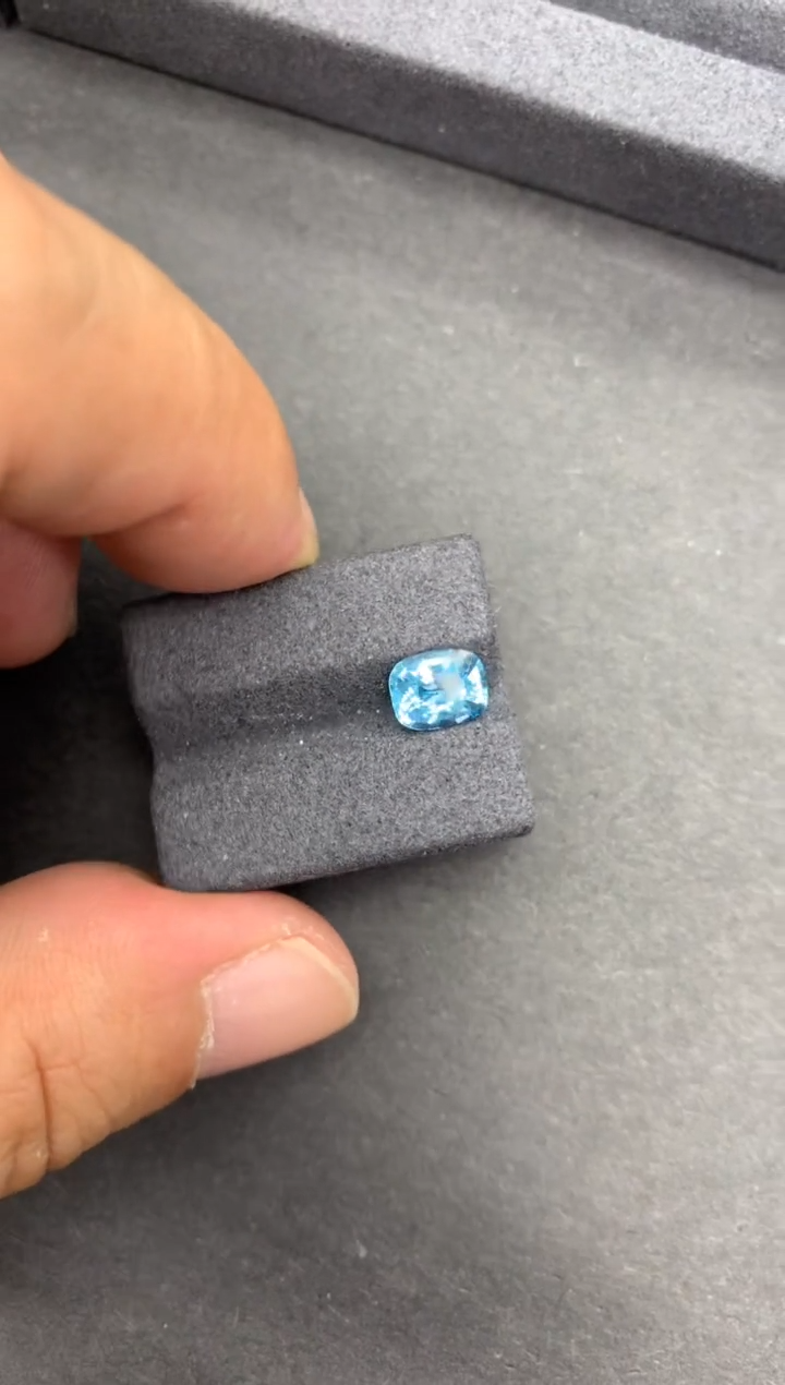 【闪购商品】托帕石裸石未镶嵌1.4克拉