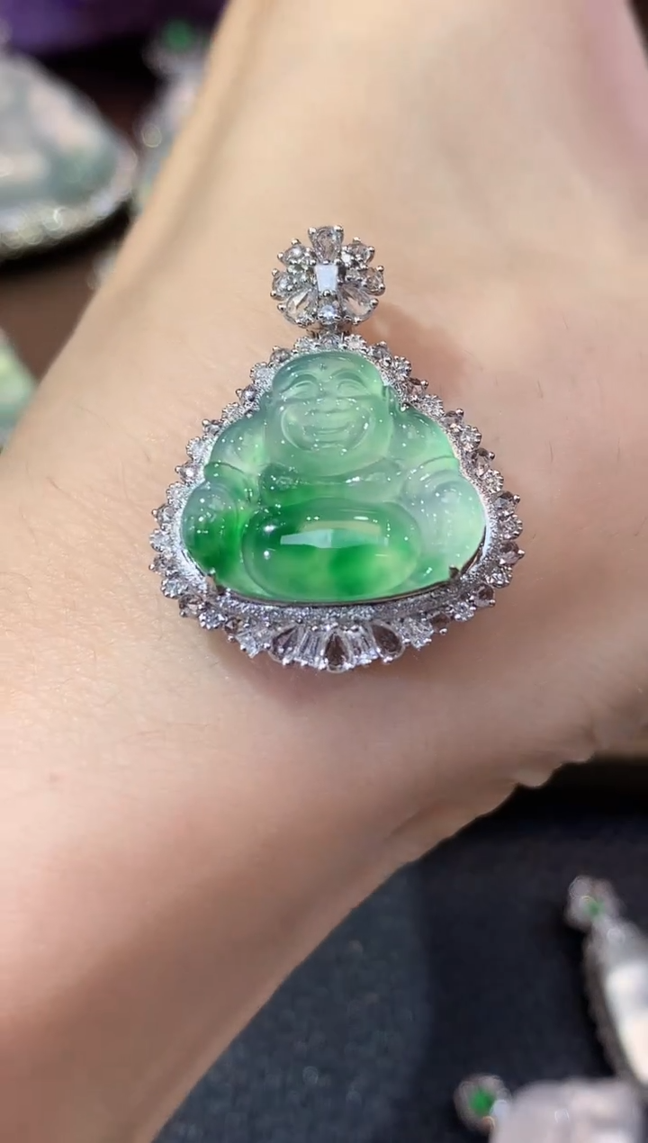 吊坠(不含链)18K金镶嵌翡翠C18