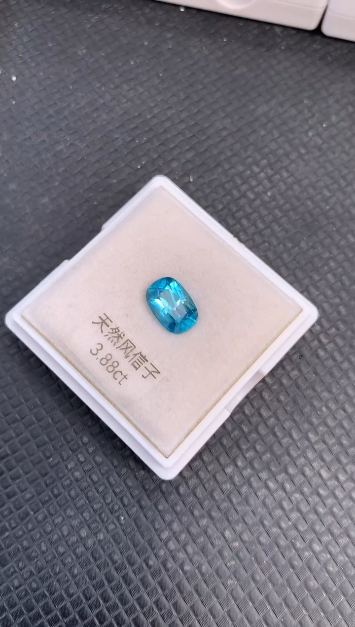 【闪购商品】锆石裸石未镶嵌天然风信子