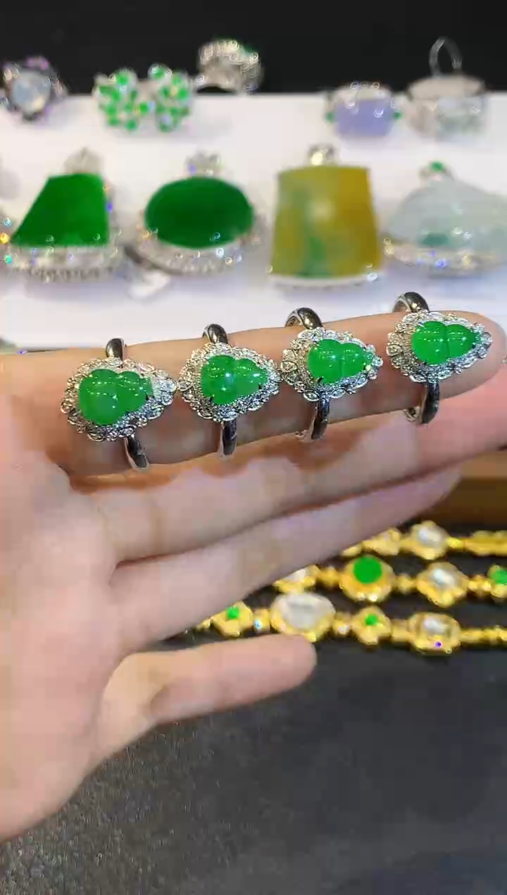 翡翠戒指18K金镶嵌SY多样性发其一