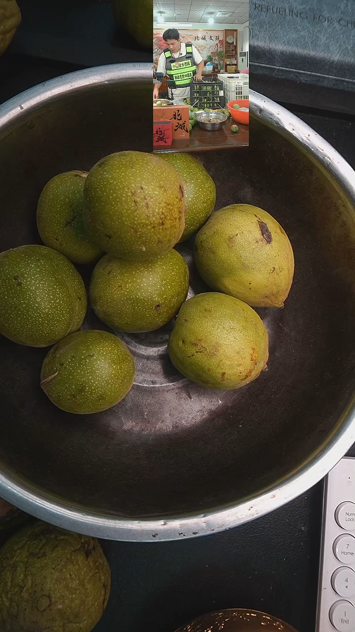 文玩核桃把件青皮官帽2个盘6个（售出不退不换）