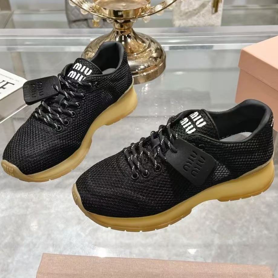 全新未使用 MIU MIU/缪缪 圆头系带休闲鞋/36.5/37/37.5码
